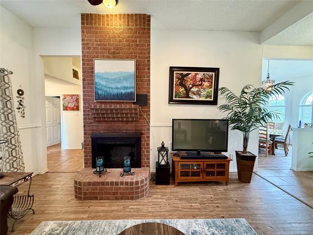 Building Photo - 1658 Glenmore Dr