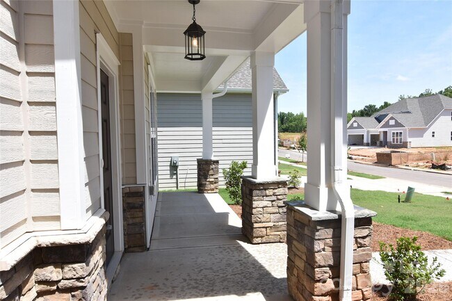 Building Photo - 1133 Overlake Dr