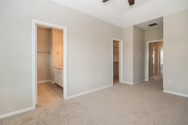 Building Photo - 18735 Lake Harbor Ct