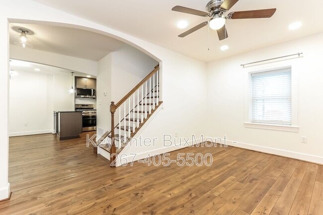 Building Photo - 529 B St