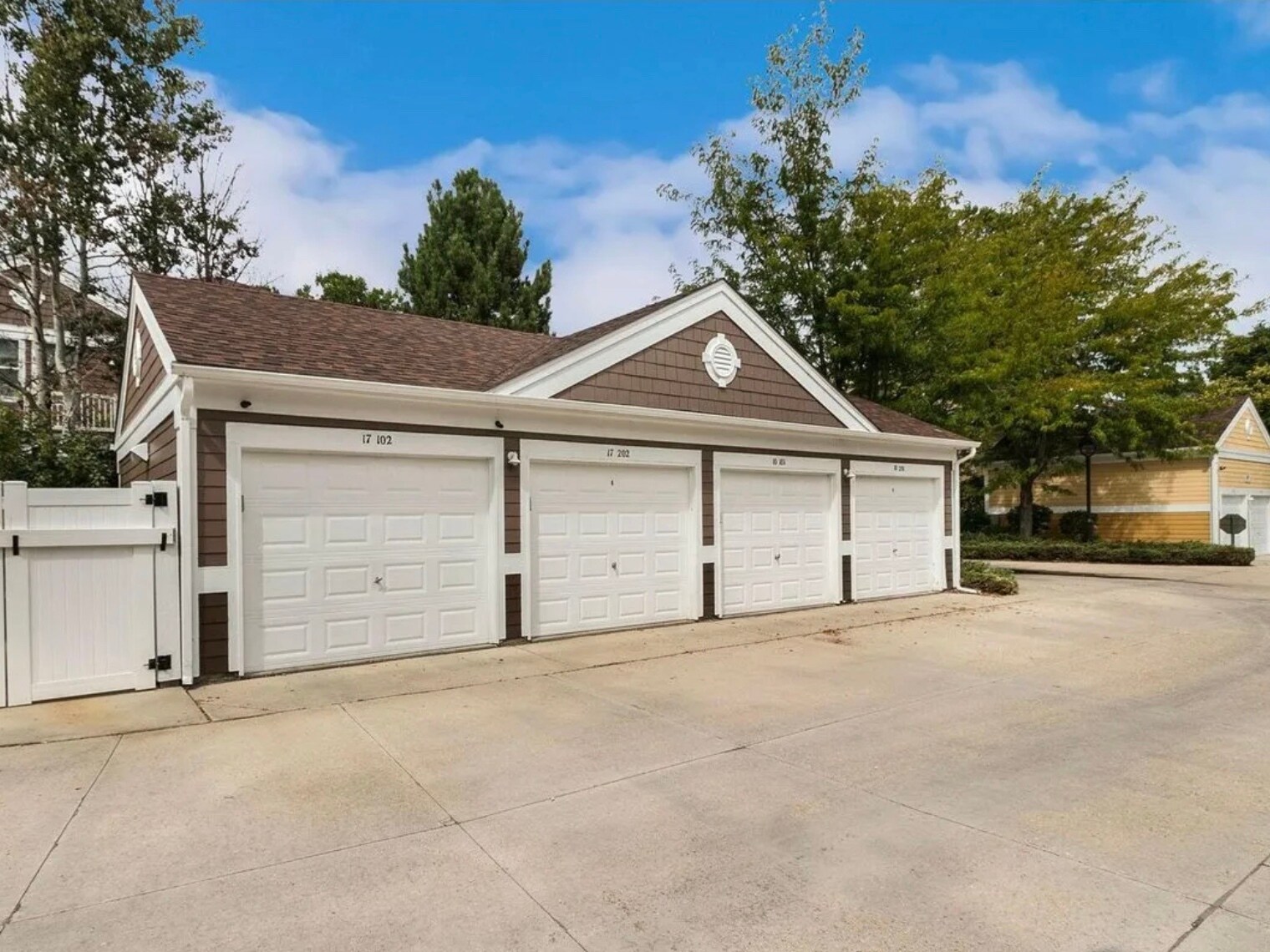 1 car detached garage - 2035 Grays Peak Dr