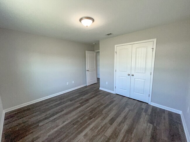 Building Photo - 202 Evans Ter
