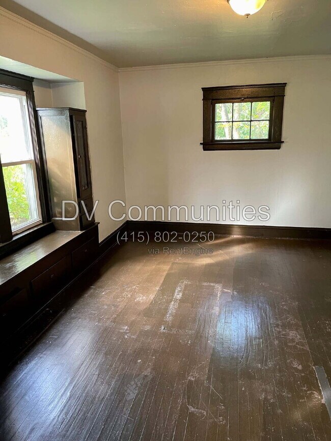 Building Photo - 1148 E 176th St