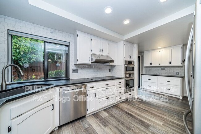 Building Photo - 2898 Woodridge Cir