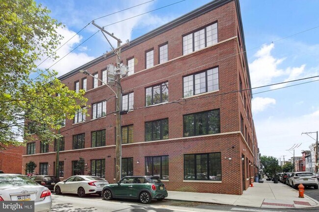 Building Photo - 1701 S 4th St