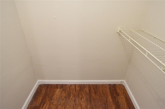 Building Photo - 8756 Mallard Reserve Dr