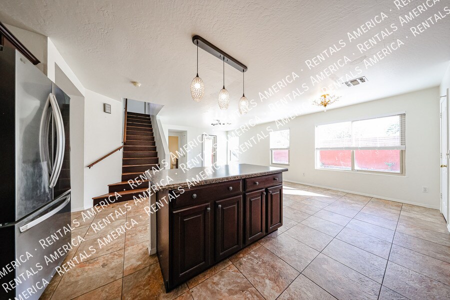 Building Photo - 6175 S Sharon Ct