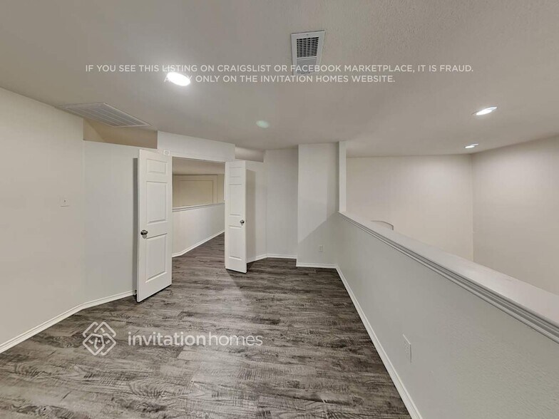 Building Photo - 921 Mockingbird Dr