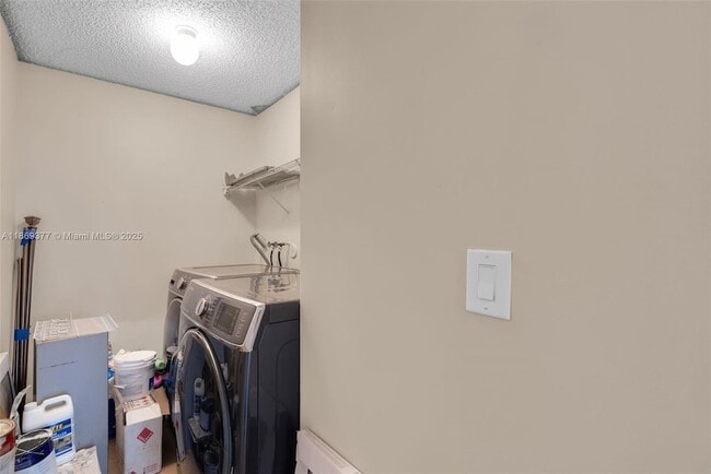 Building Photo - 2014 NE 4th Ct