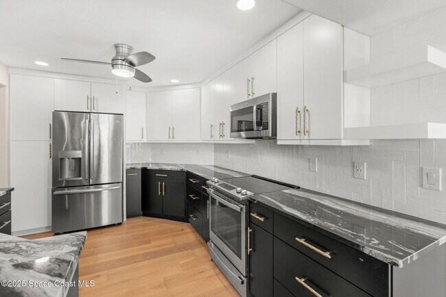 Building Photo - 800 Del Rio Way