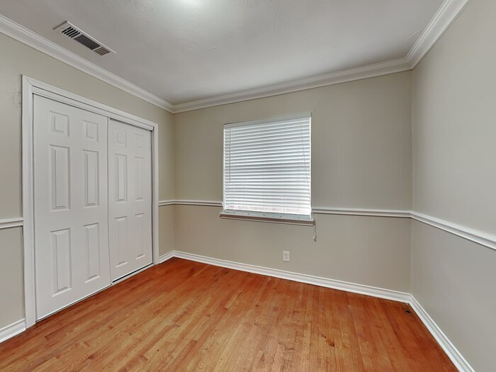 Building Photo - 4617 Ashwood Dr