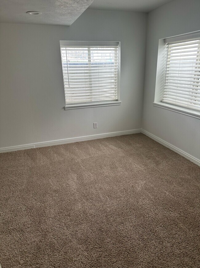 Building Photo - 5778 Ballerina Way