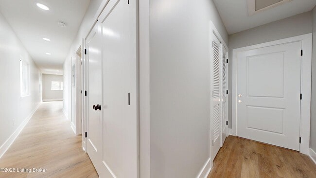 Building Photo - 116 Bauer Ave