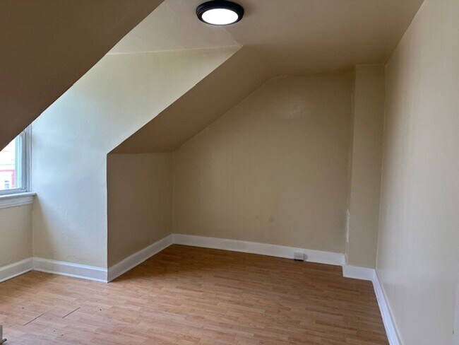 Building Photo - 111 N 17th St