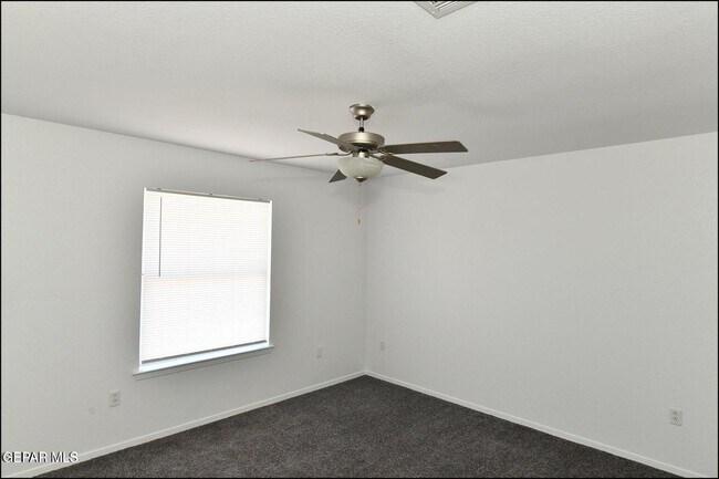 Building Photo - 1591 Hartsdale Dr