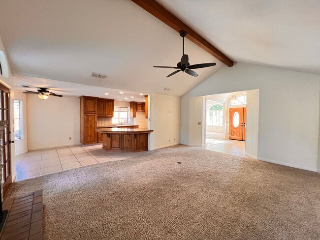 Building Photo - SOUTHWEST BAKERSFIELD