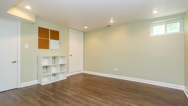 Building Photo - 100 Belle Plaine Ave