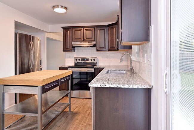 Building Photo - 812 Stony Dr