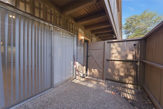 Building Photo - 2574 Marilee Ln
