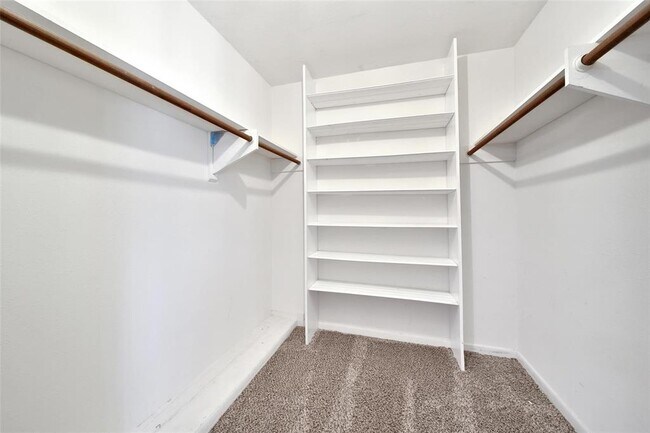 Building Photo - 6409 Burgoyne Dr.