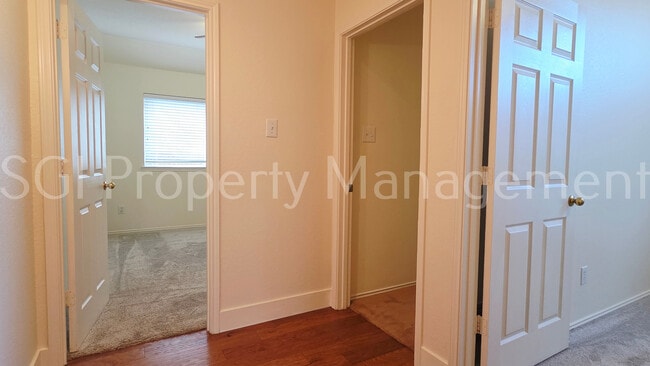 Building Photo - 1304 Hillcrest Dr