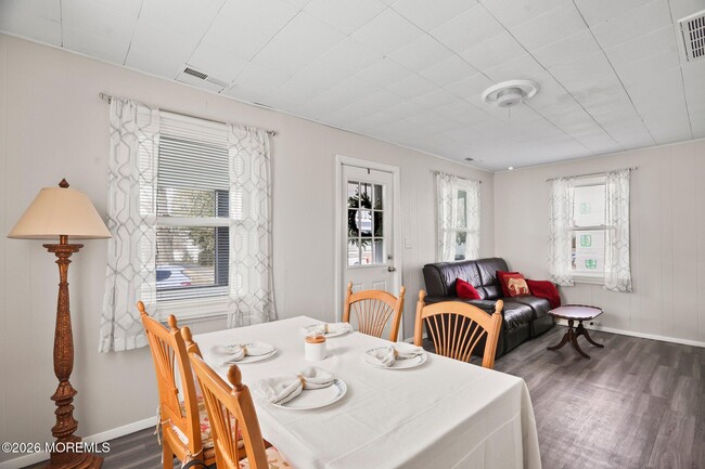 Building Photo - 1710 B St