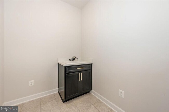 Building Photo - 6251 Walleye Pl