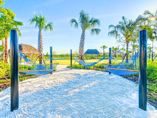 Building Photo - 1520 Oasis Club Blvd