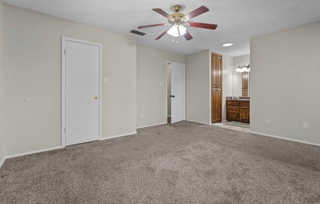 Building Photo - 2020 S Tipton Ave