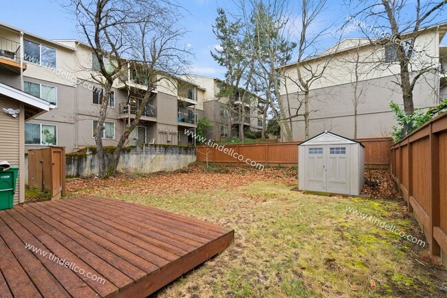 Building Photo - Darling 2 Bedroom North Tabor Home With Of...