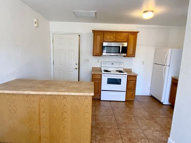 Building Photo - 1 Bedroom 1 Bath In Rio Homes