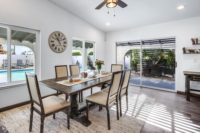 Building Photo - 1233 E Via Escuela