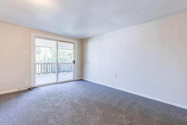 Building Photo - 2749 Oakley Wy