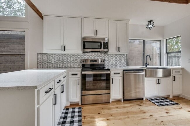 Building Photo - 4011 Rosser Square