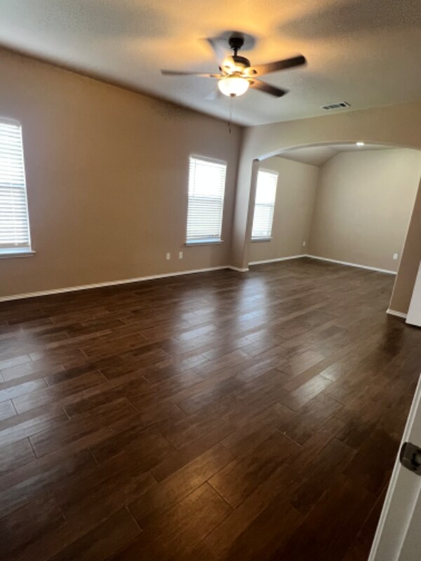 Building Photo - 4504 Red Robin Ct