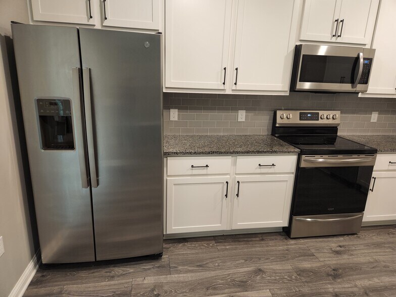 Building Photo - 333 Maddalena Ln