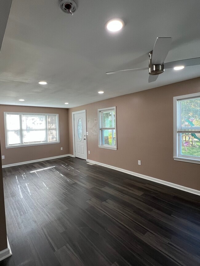 Building Photo - 5303 Woodland Rd