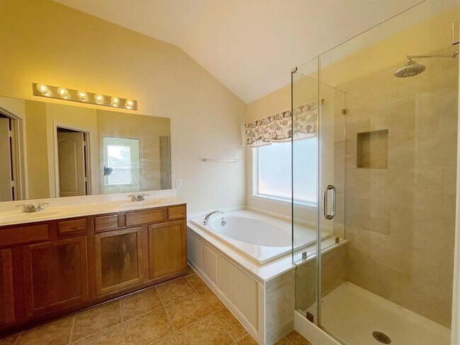 Building Photo - 1618 Eberhart Star Ct