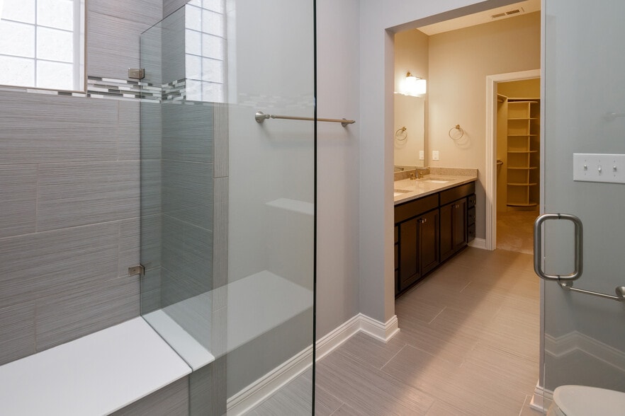 Building Photo - 15295 Mystic Rock Dr