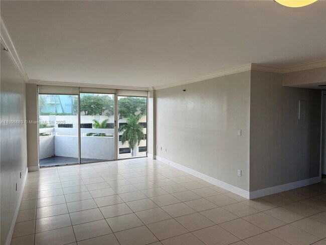 Building Photo - 2501 Brickell Ave