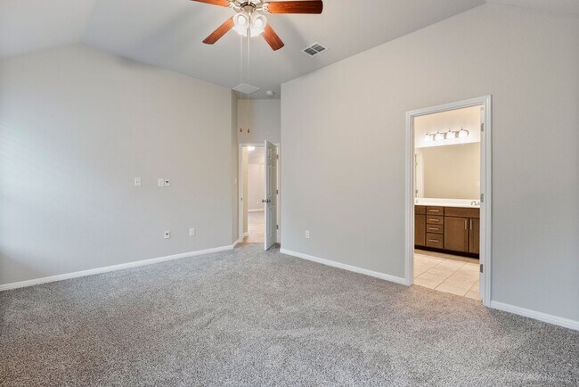 Building Photo - Beautiful 3 bedroom, 2 bathroom home in Hills of Bear Creek!!!