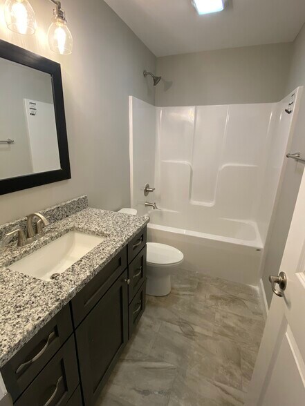 Building Photo - 2024 Serenade Ln