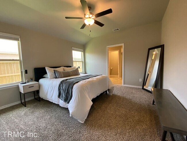 Building Photo - 3 br, 2 bath House - 7621 HERD RIDER LN.