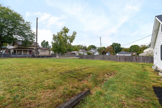 Building Photo - 2220 Sale Rd