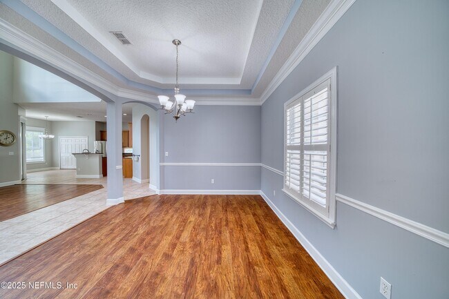 Building Photo - 1440 S Burgandy Trail