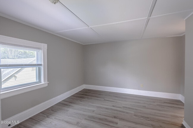 Building Photo - 182 Kingsley Rd