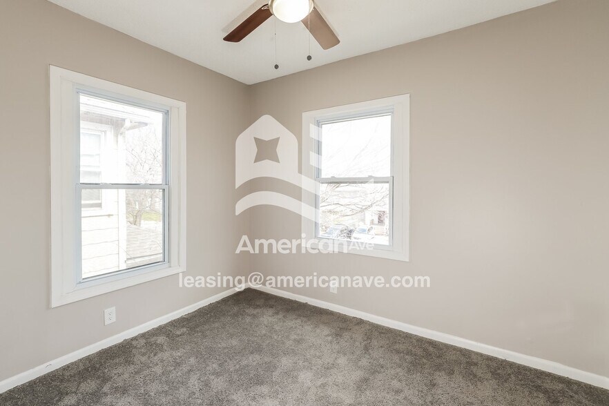 Building Photo - 136 N White Ave