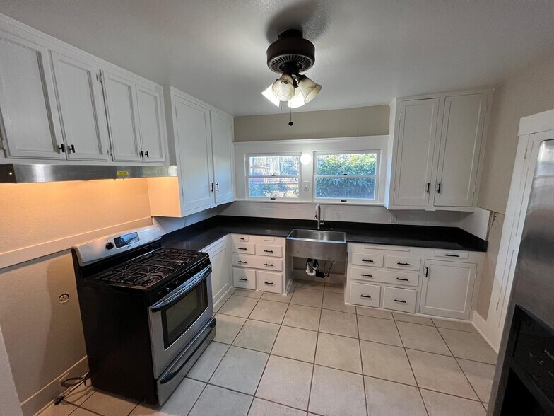 Building Photo - 6230 Milton Ave