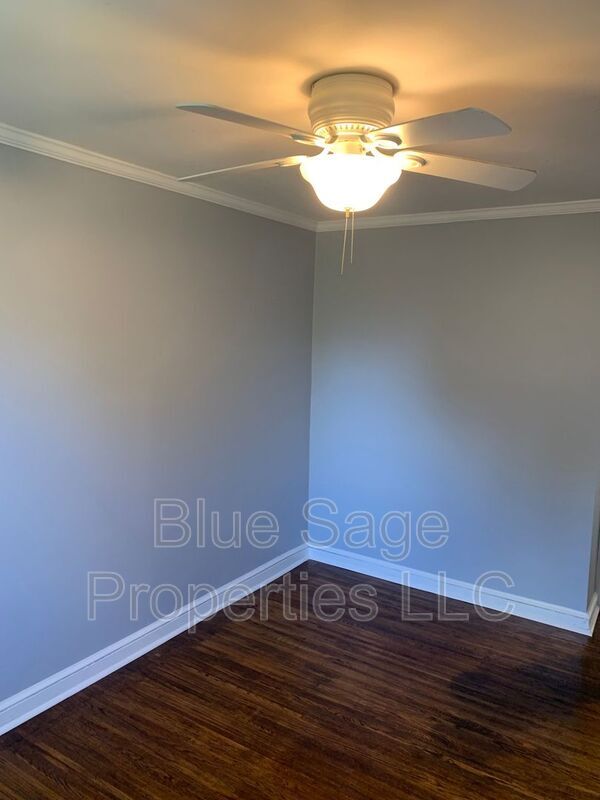 Building Photo - 2203 Bond Ave