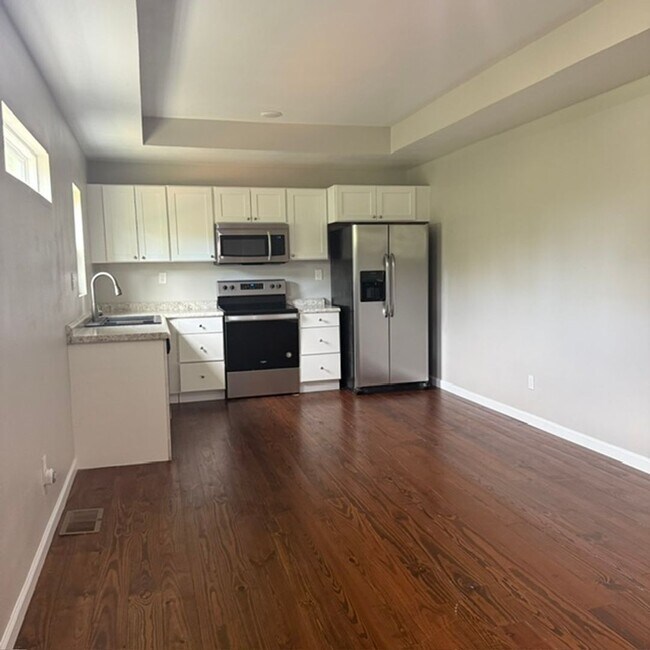Building Photo - 2 Bedroom 1 Bath House